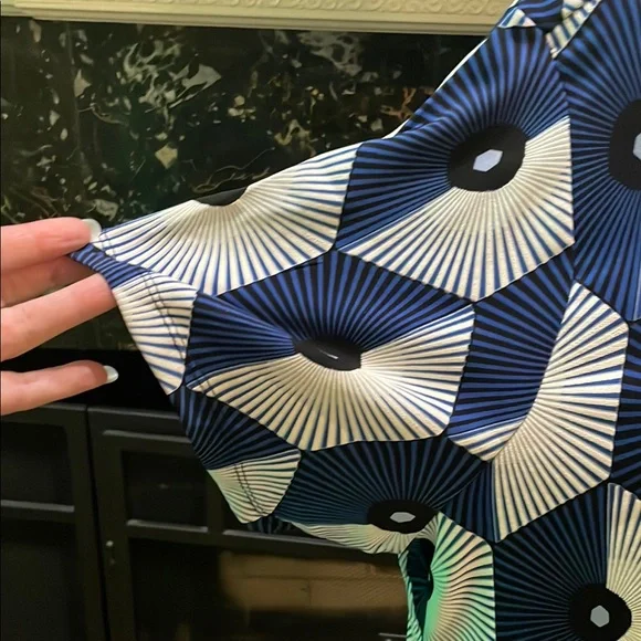 Geometric Blue and White Women's Top - Picture 4 of 8